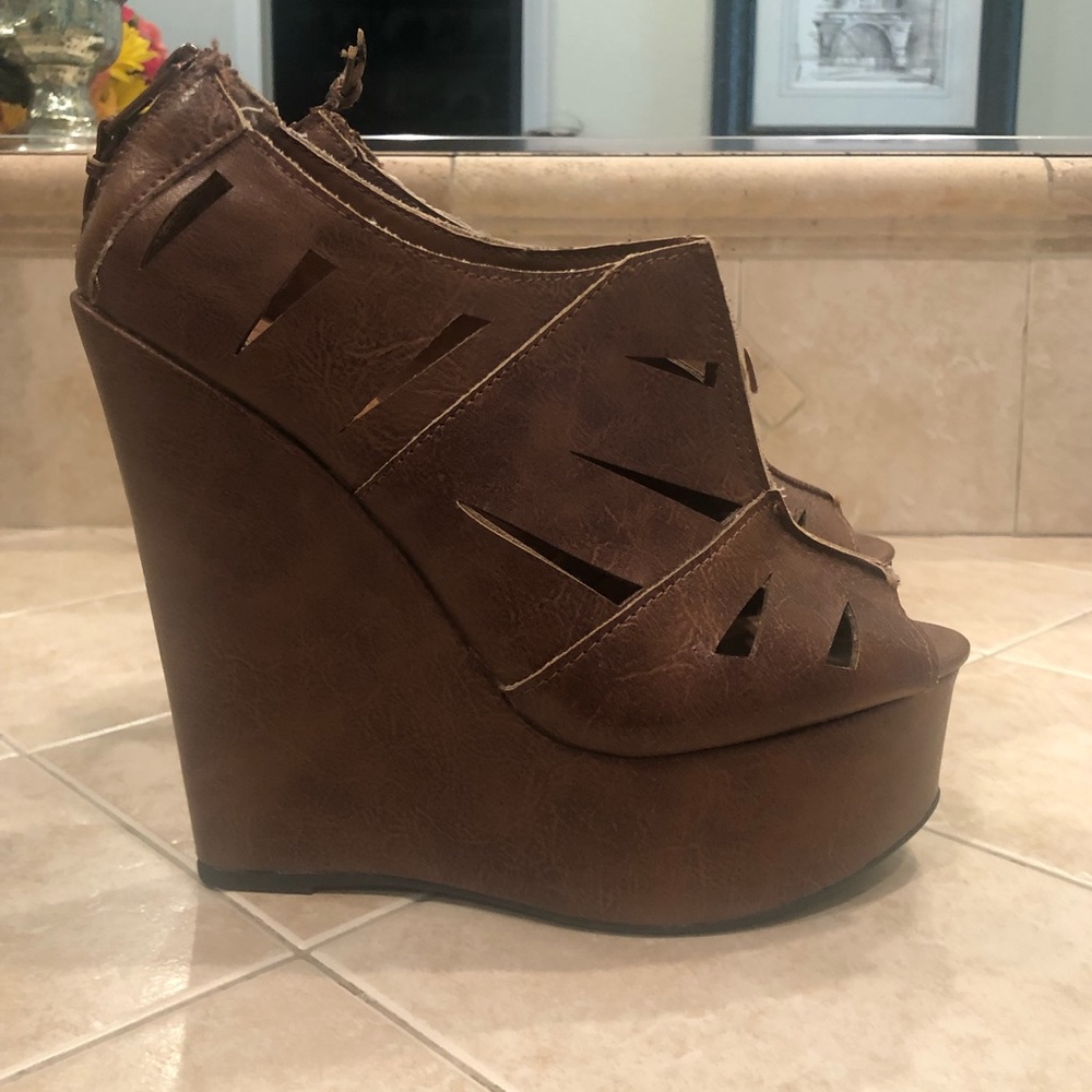 Open toe wedge
